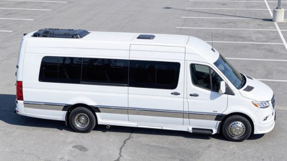 des moines wine tour sprinter van rental