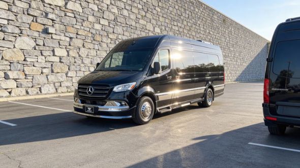 lincoln prom sprinter rental